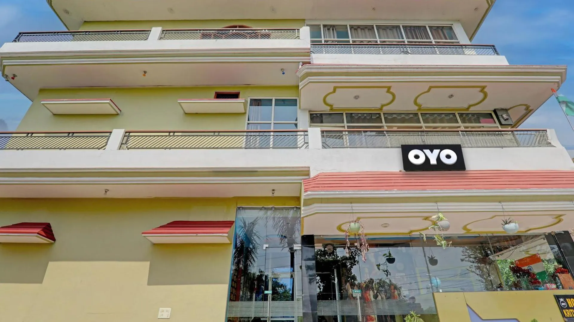 Hotel O Kriti Green Varanasi