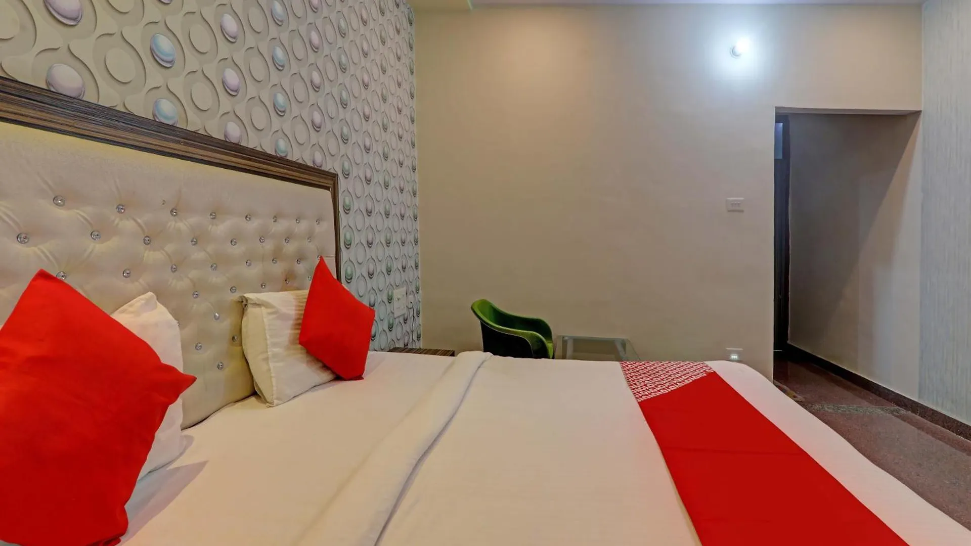 Hotel O Kriti Green Varanasi Hindistan