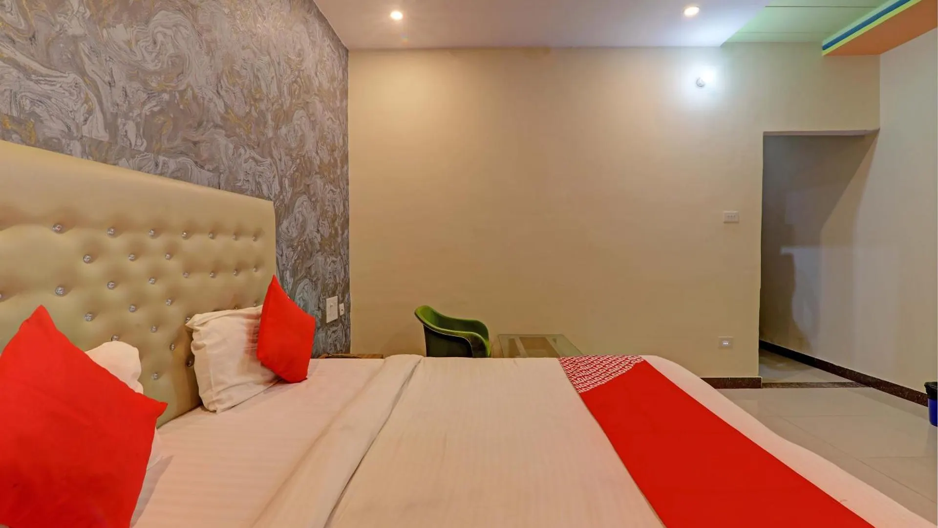 Hotel O Kriti Green Varanasi Hindistan