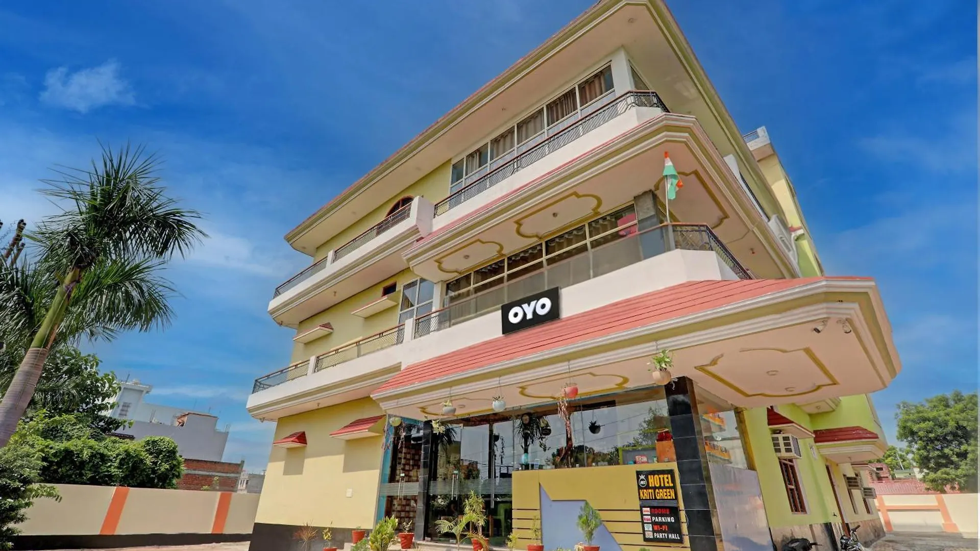 Hotel O Kriti Green Varanasi