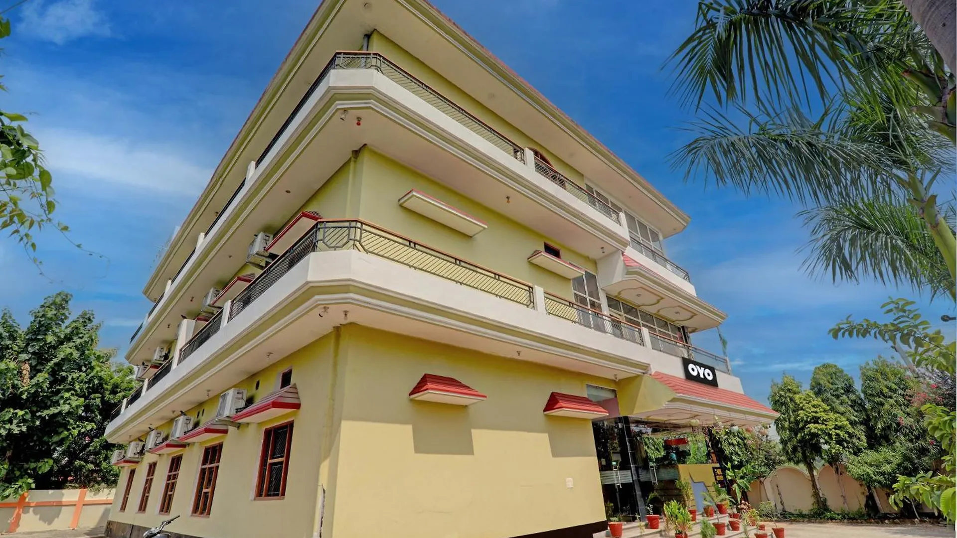Hotel O Kriti Green Varanasi