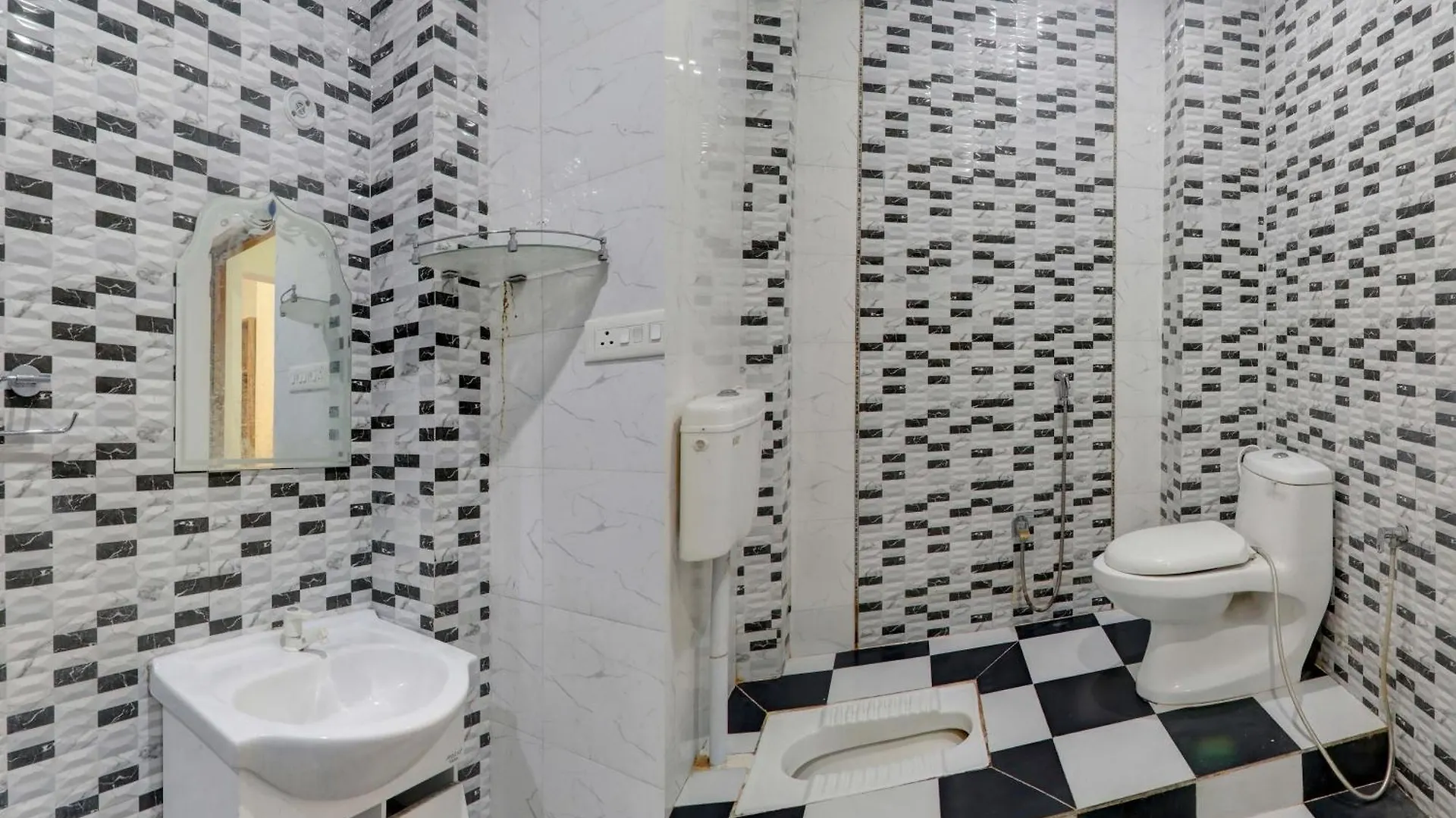 Hotel O Kriti Green Varanasi Hindistan